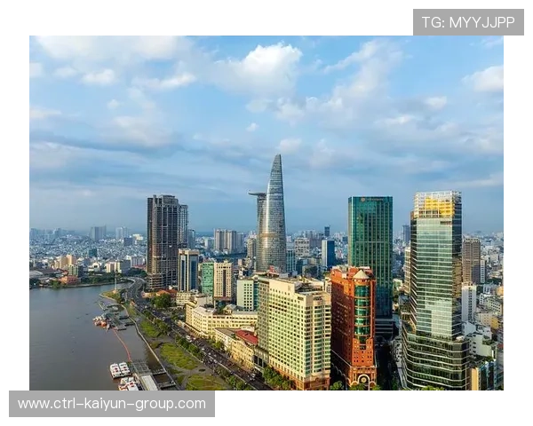 胡志明市马拉松：越南跑者刷新纪录，精彩纷呈！，航拍越南胡志明市